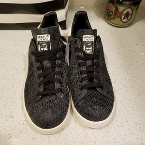 BRAND NEW STAN SMITH SNEAKERS